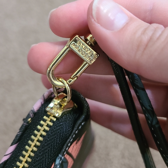 STEVE MADDEN Floral Clutch Wallet Wristlet - Picture 5 of 13